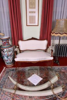 Rokoková sofa Ludvík XV. Dub Rokoková sofa Ludvík XV. Dub